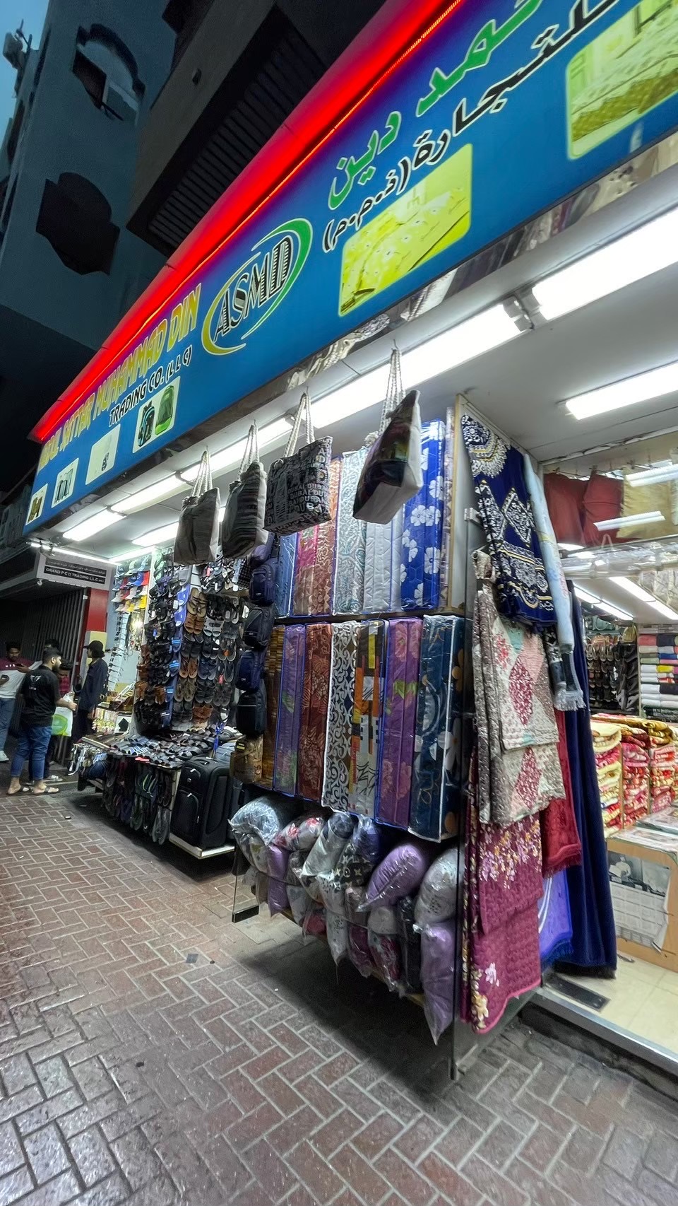 ドバイのスークで買ったストール