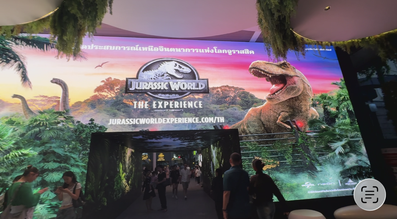 アジアティック内のジュラシックワールド・エクスペリエンス入口